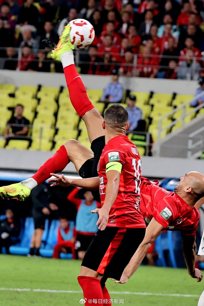 关于球队整体发挥稳健,客队主场轻松取胜的信息 关于球队整体发挥稳健,客队主场轻松取胜的信息