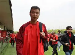关于港媒：中超联赛一触即发，球队备战备胜的信息