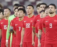 重要赛事中，一位年轻球员崭露头角